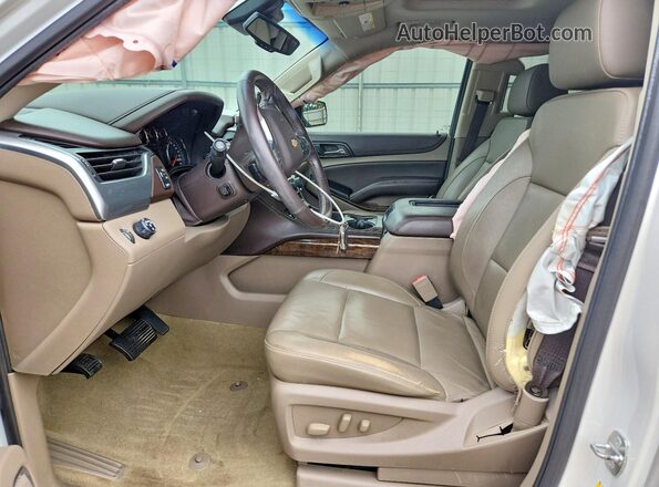1GNSCBKC0JR176067 2018 CHEVROLET TAHOE Белый Вид салона спереди