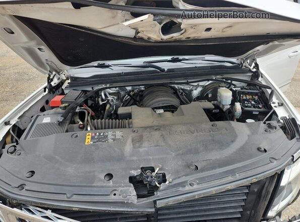 1GNSCBKC0JR176067 2018 CHEVROLET TAHOE Белый Вид подкапотного пространства