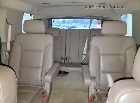 1GNSCCKC7GR137894 2016 CHEVROLET TAHOE White Vista de los asientos traseros
