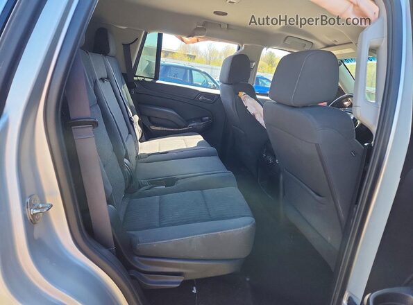 1GNSKAKC4HR123718 2017 CHEVROLET TAHOE Silver უკანა სალონის ხედი