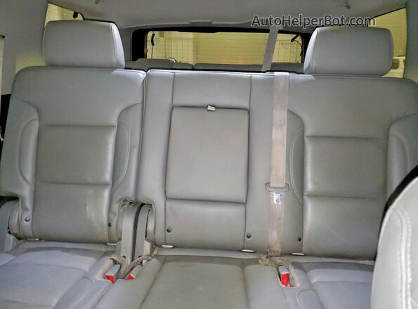 1GNSKBKCXGR181935 2016 CHEVROLET TAHOE Серебряный Вид задних сидений