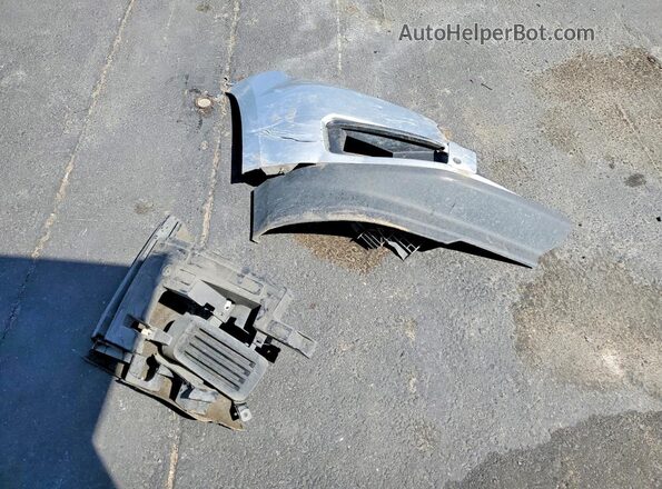 1GNSKBKCXKR177280 2019 CHEVROLET TAHOE Silver VIN კოდის სტიკერის ხედი