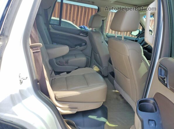 1GNSKCKC2JR318914 2018 CHEVROLET TAHOE Белый Вид задней части салона