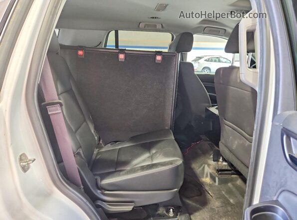 1GNSKFECXGR427630 2016 CHEVROLET TAHOE White Widok wnętrza z tyłu