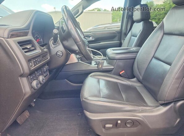 1GNSKPKD2MR215853 2021 CHEVROLET TAHOE Серебряный Вид салона спереди