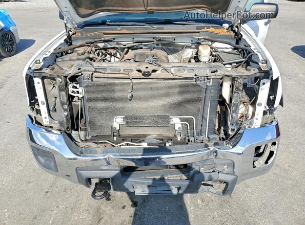 1GT02REG2GZ205572 2016 GMC SIERRA White Rear interior view