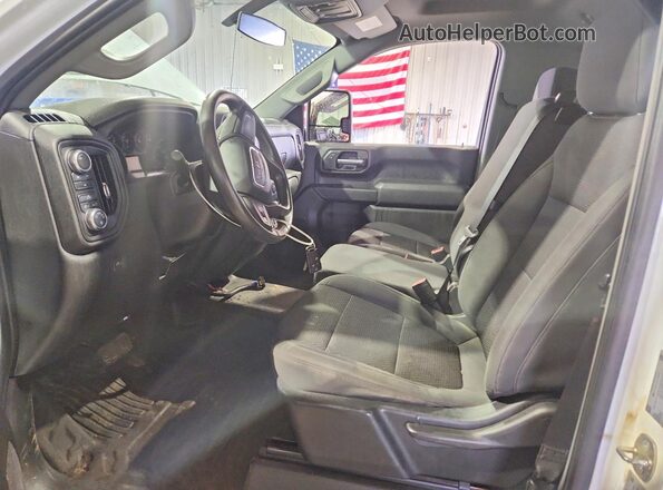 1GT39LEY0NF328459 2022 GMC SIERRA White Սալոնի դիմացի տեսք