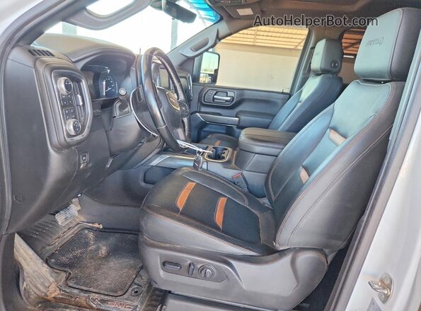 1GT49PEYXPF261383 2023 GMC SIERRA White Vista interior delantera