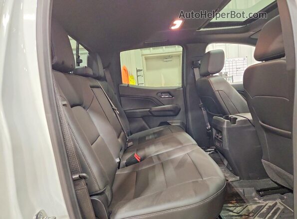 1GTP2BEK3T1128701 2026 GMC CANYON White Հետևի նստատեղերի տեսք