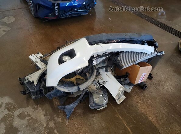 1GTP6CE10K1315023 2019 GMC CANYON White Engine compartment view