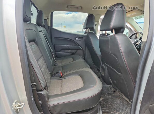 1GTP6CE1XJ1246226 2018 GMC CANYON Silver 