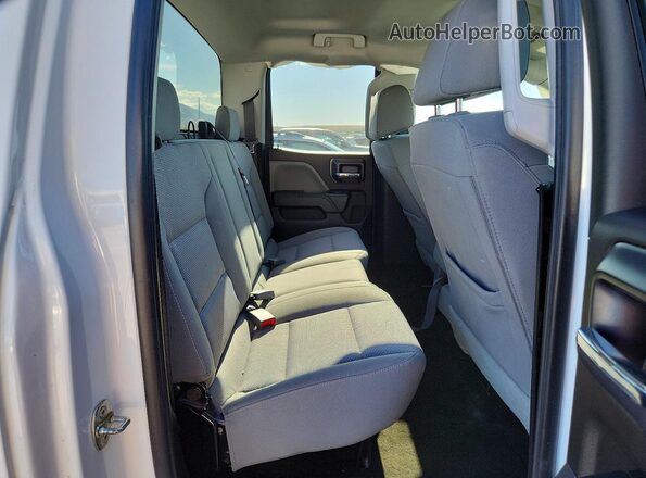 1GTV2LEC9JZ272838 2018 GMC SIERRA White Հետևի նստատեղերի տեսք