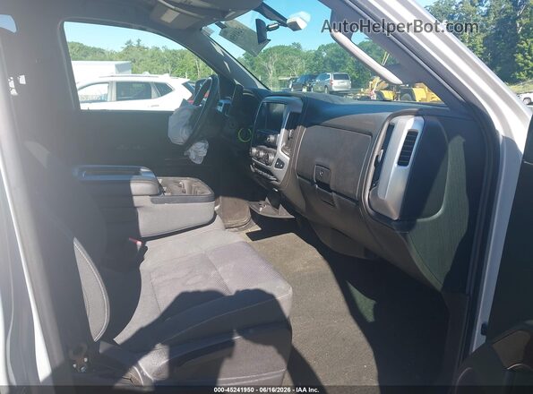 1GTV2MEC8HZ146177 2017 GMC SIERRA Silver Widok wnętrza z przodu