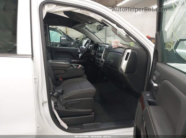1GTV2MEC8JZ336650 2018 GMC SIERRA Белый Вид салона спереди