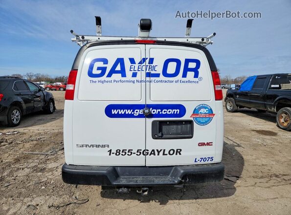 1GTW7AF77R1178611 2024 GMC SAVANA White უკანა ხედი