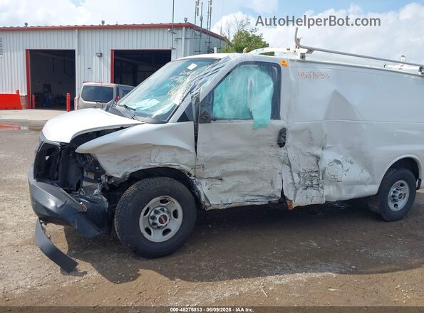 1GTW7AFF2H1101862 2017 GMC SAVANA 2500 Белый Вид спереди