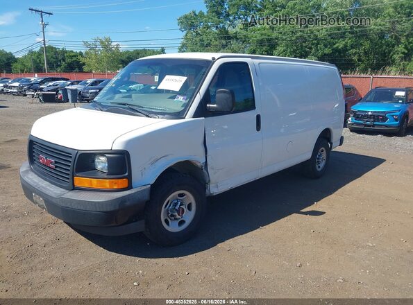 1GTW7AFG4H1126898 2017 GMC SAVANA 2500 White Front view