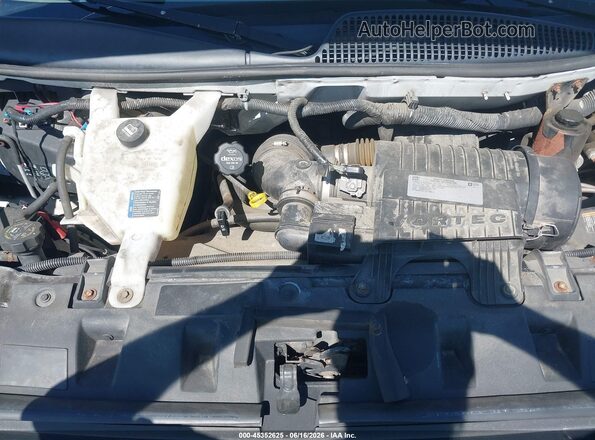 1GTW7AFG4H1126898 2017 GMC SAVANA 2500 White Rear view
