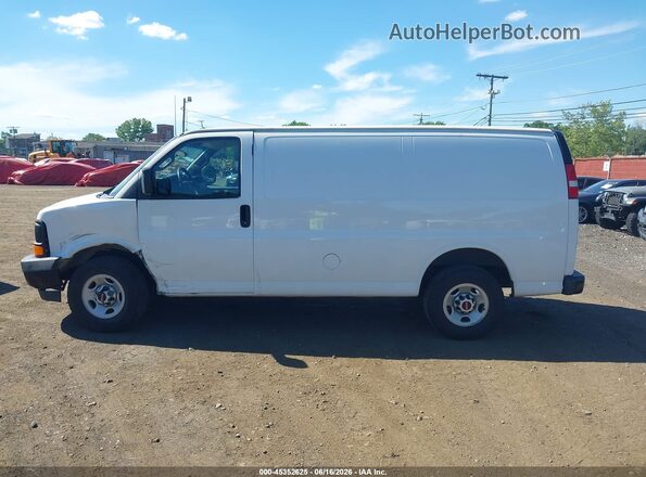 1GTW7AFG4H1126898 2017 GMC SAVANA 2500 White 360 interior view