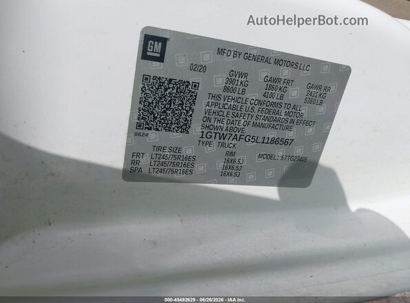 1GTW7AFG5L1186567 2020 GMC SAVANA CARGO White Vista del compartimento del motor