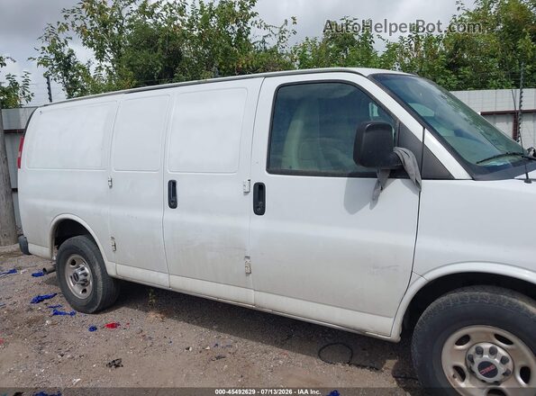 1GTW7AFG5L1186567 2020 GMC SAVANA CARGO White Vista interior trasera