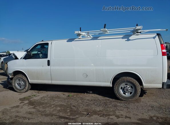 1GTW7BFP5P1100735 2023 GMC SAVANA CARGO White 360 interior view