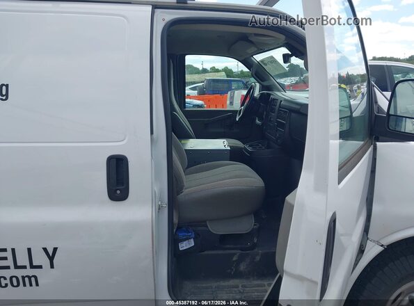 1GTZ7GFG9K1356069 2019 GMC SAVANA White წინა სალონის ხედი