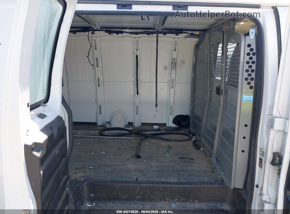 1GTZ7HFP4P1104159 2023 GMC SAVANA CARGO White VIN կոդի պիտակի տեսք