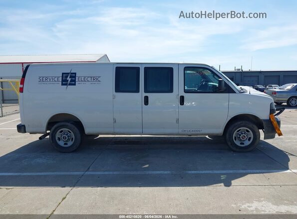 1GTZ7HFP4P1104159 2023 GMC SAVANA CARGO White Սալոնի հետևի տեսք