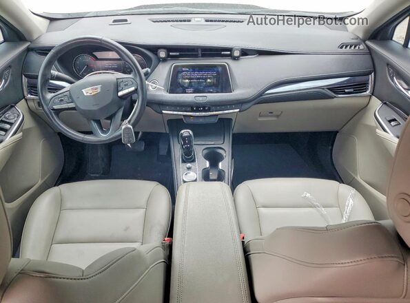 1GYAZAR44NF100199 2022 CADILLAC XT4 Silver Вид панелі приладів