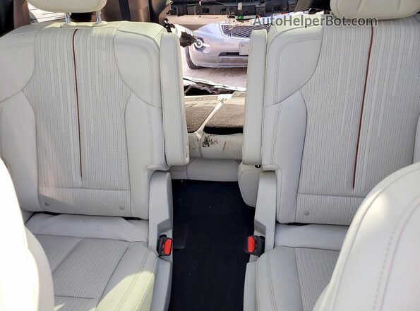 1GYC3NML6TZ702727 2026 CADILLAC VISTIQ Silver Rear seats view