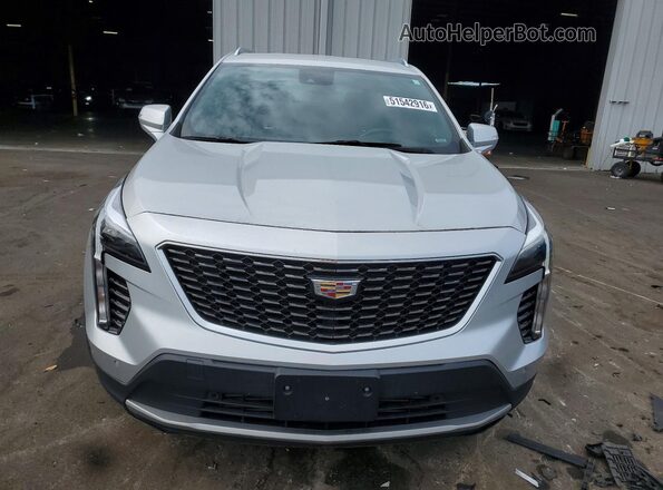 1GYFZDR42NF100032 2022 CADILLAC XT4 Silver Դիմացի տեսք