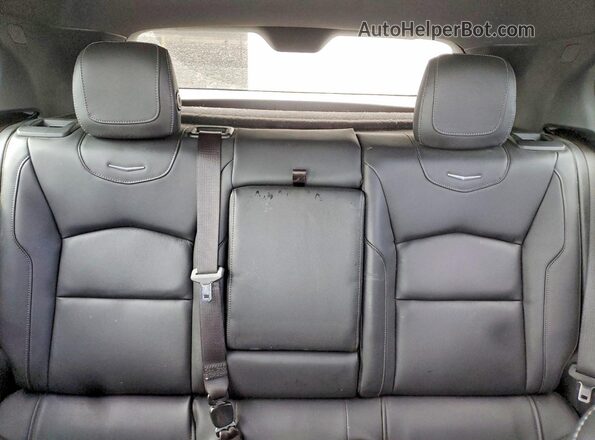 1GYFZDR42NF100032 2022 CADILLAC XT4 Silver Հետևի նստատեղերի տեսք