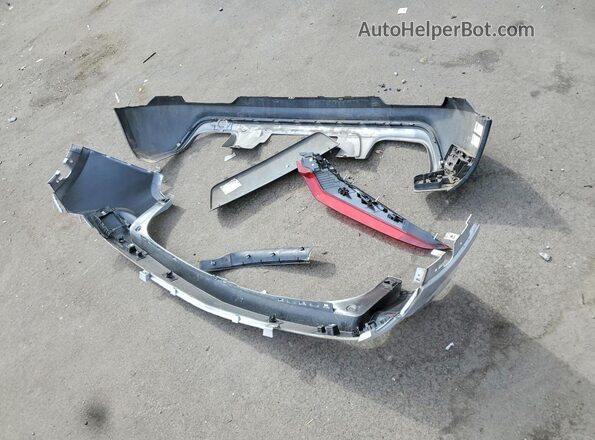 1GYFZDR42NF100032 2022 CADILLAC XT4 Silver VIN կոդի պիտակի տեսք