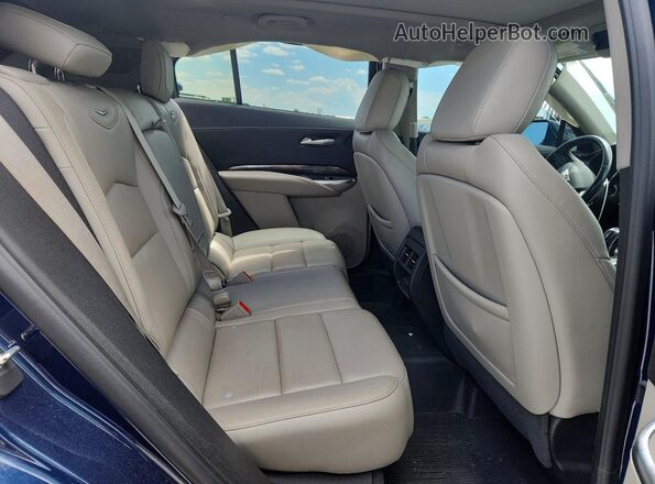 1GYFZDR43KF226458 2019 CADILLAC XT4 Blue Вид задньої частини салону