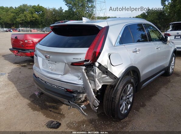 1GYFZDR44NF131945 2022 CADILLAC XT4 Silver Vista frontal