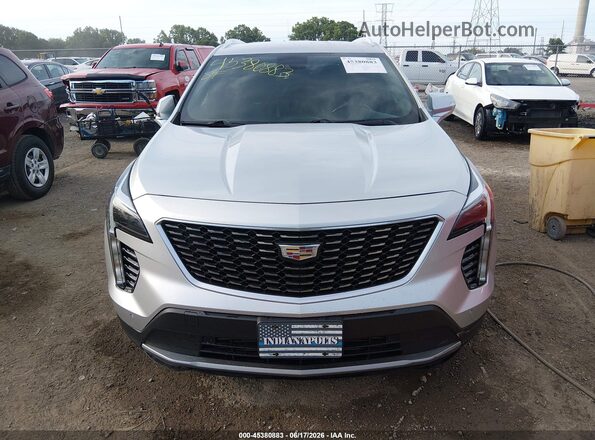 1GYFZDR44NF131945 2022 CADILLAC XT4 Silver Vista del cuadro de instrumentos