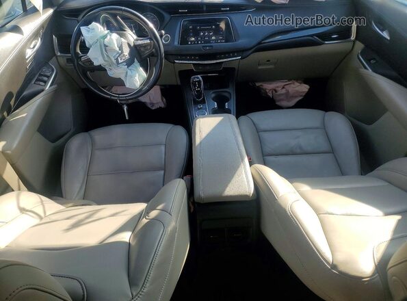 1GYFZDR47NF131101 2022 CADILLAC XT4 Silver 