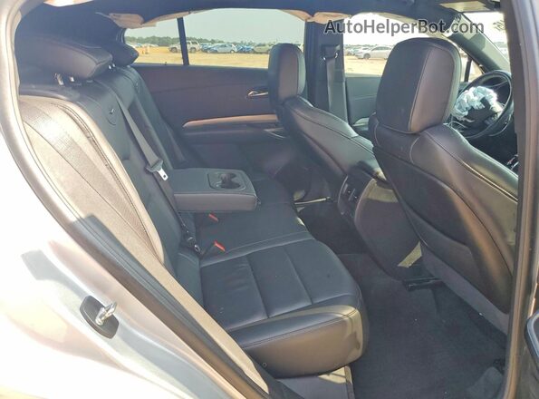 1GYFZDR4XNF137636 2022 CADILLAC XT4 Серебряный Вид задних сидений