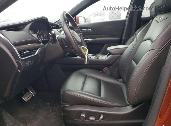 1GYFZER4XKF103522 2019 CADILLAC XT4 Orange Вид салону спереду