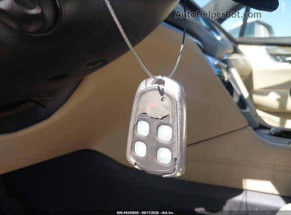 1GYKNARS4HZ121958 2017 CADILLAC XT5 Silver Widok deski rozdzielczej