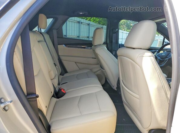 1GYKNARS4HZ210834 2017 CADILLAC XT5 Beige Rear interior view