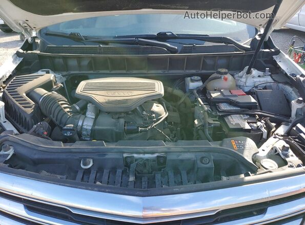 1GYKNARS5JZ242276 2018 CADILLAC XT5 White Widok wnętrza z tyłu