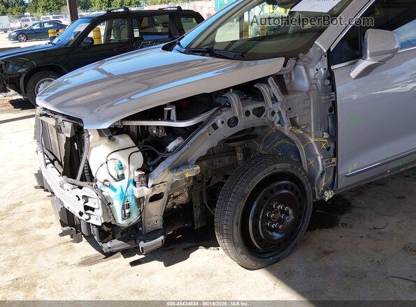 1GYKNBRS0HZ120375 2017 CADILLAC XT5 Silver Front view