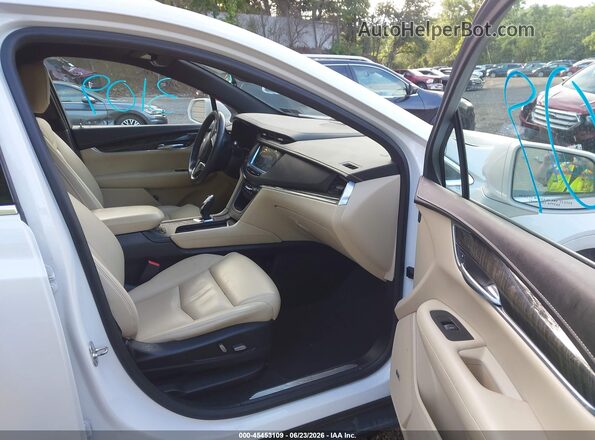 1GYKNBRS5JZ123570 2018 CADILLAC XT5 Белый Вид салона спереди