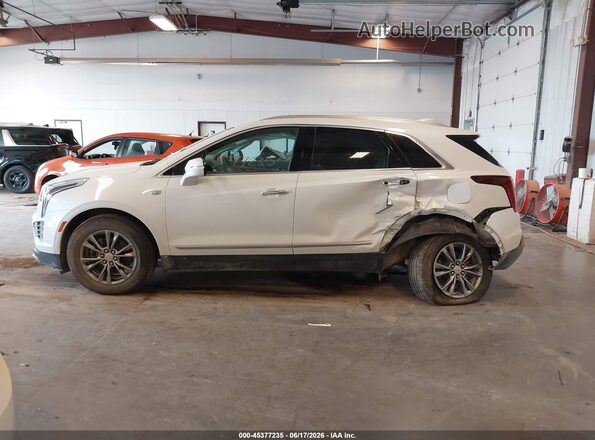 1GYKNDR4XPZ191983 2023 CADILLAC XT5 White Панорамний вид салону 360°