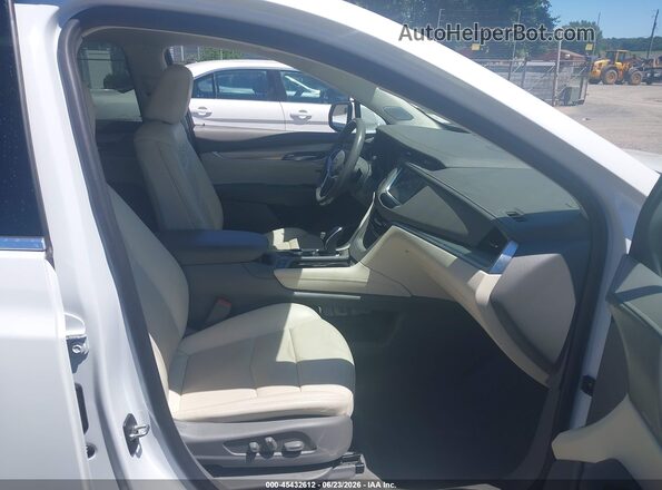 1GYKNDRS5MZ194817 2021 CADILLAC XT5 White Widok wnętrza z przodu