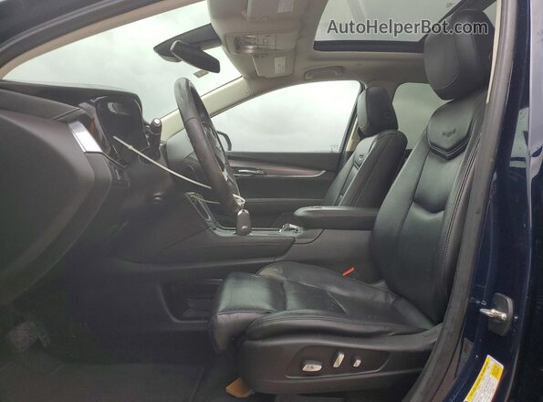 1GYKNDRS6HZ269417 2017 CADILLAC XT5 Синий Вид салона спереди