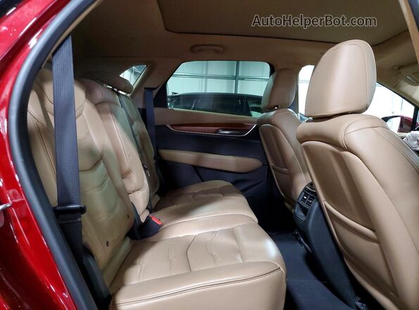 1GYKNFRS1HZ134583 2017 CADILLAC XT5 Red უკანა სალონის ხედი
