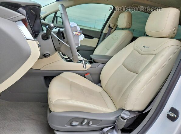 1GYKPCRS1PZ163721 2023 CADILLAC XT6 White Vista interior delantera